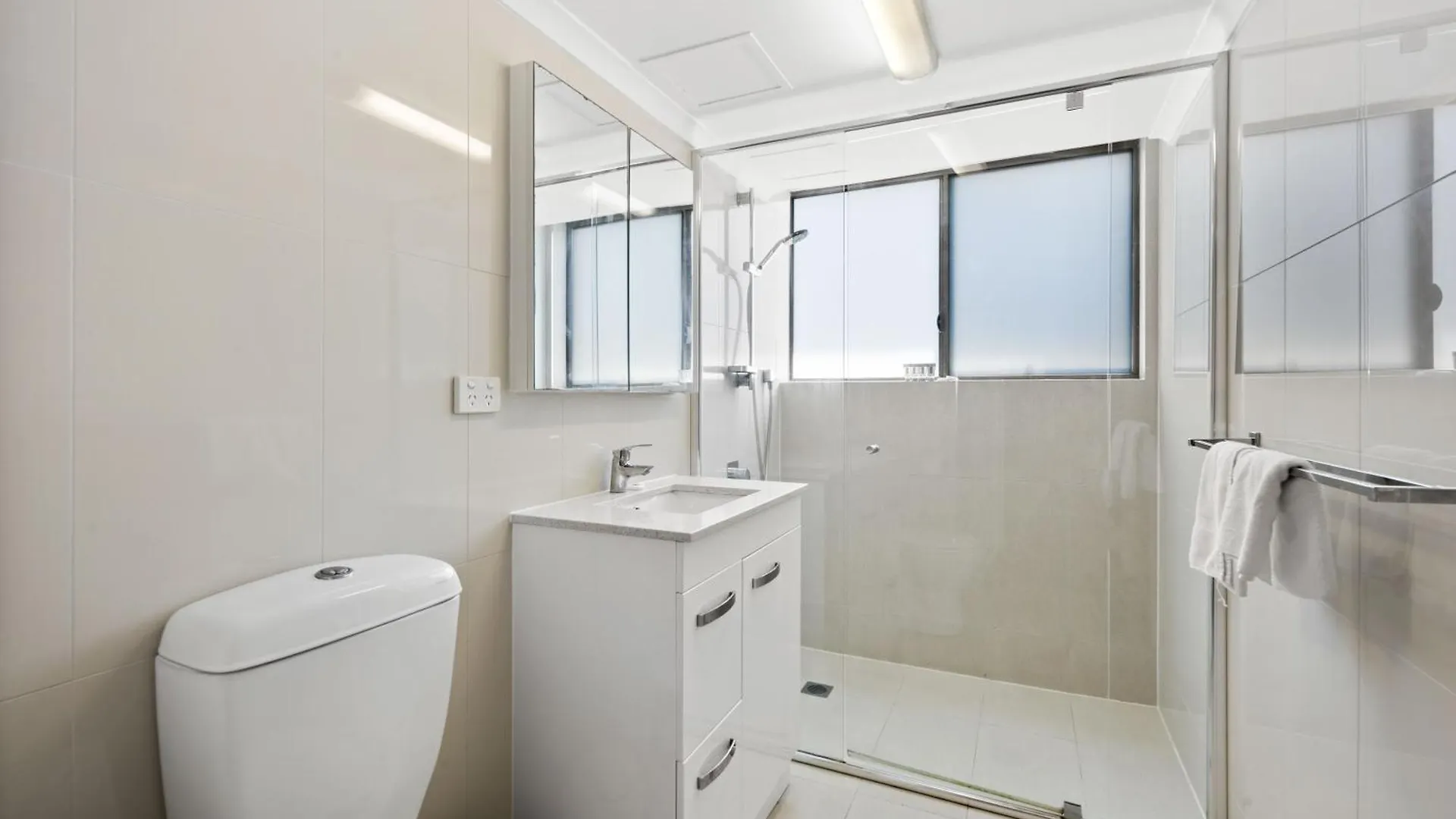 골드코스트 Surfside Court - Hosted By Burleigh Letting 아파트